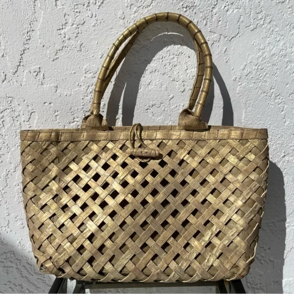 Nancy Gonzalez Gold Metallic Shoulder Bag - Picture 1 of 16